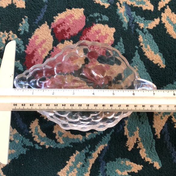 Vintage Anchor Hocking glass Grape Dish, Relish dish, Candy Bowl - many uses - Picture 13 of 13
